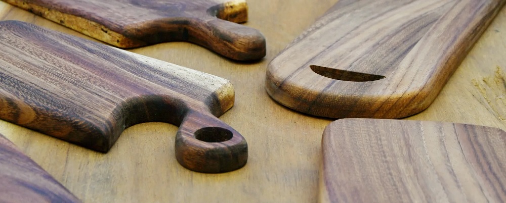 Nos encanta crear piezas únicas para el deleite de nuestros clientes. Nuestra experiencia, pasión y compromiso, nos ha llevado a especializarnos por más de 7 años en creación de piezas de madera.  